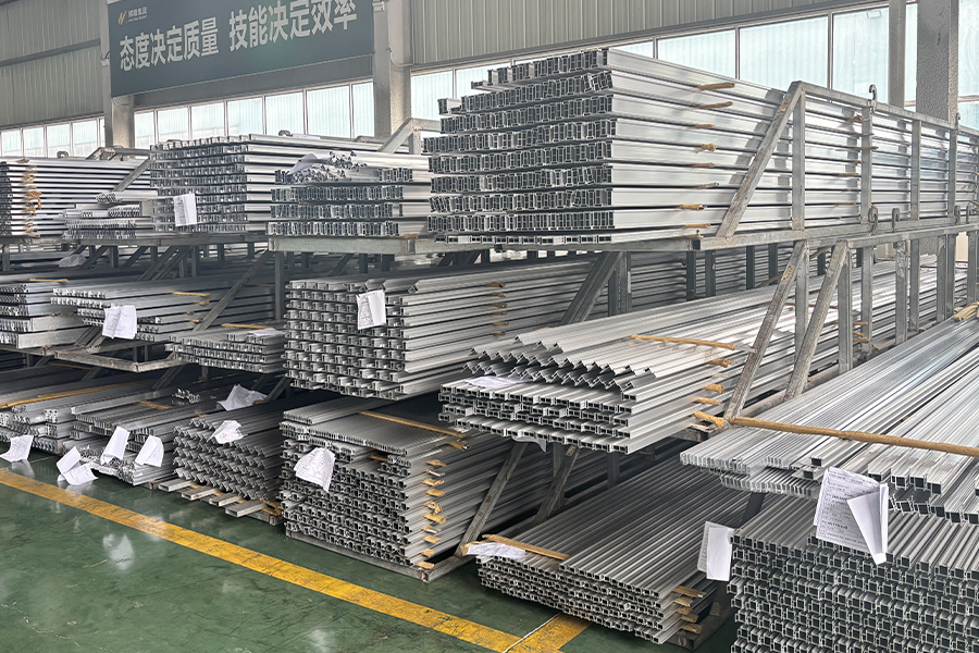 5、Profil Aluminium Berumur